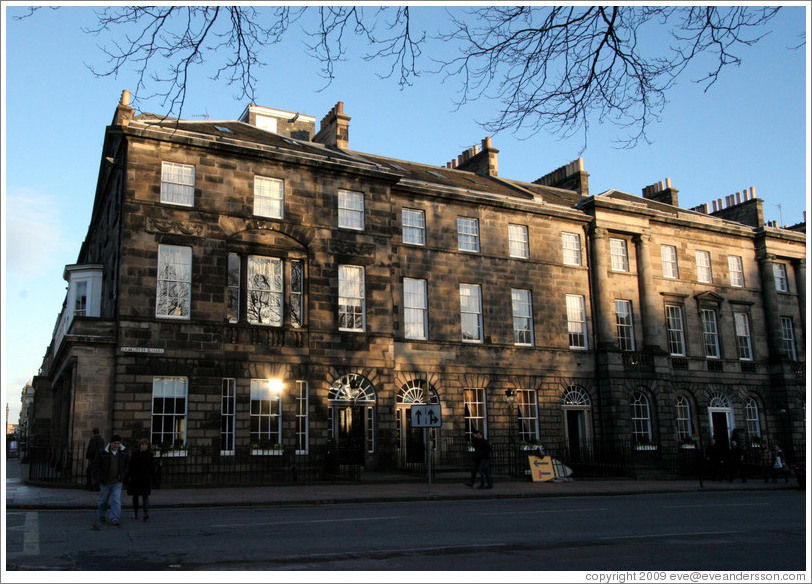 Buildings on Charlotte Square. New Town. (Photo ID 13723-edinburg)