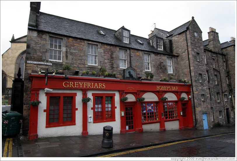 Greyfriars Bobby's Bar.  Candlemaker Row.  Old Town.