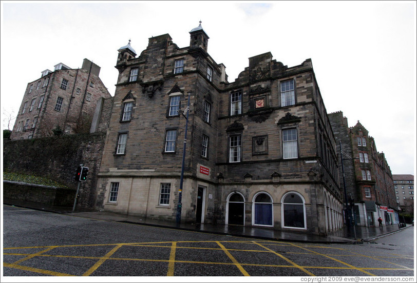 edinburgh-old-town-cowgate-and-pleasance-salvation-army-hostel-large.jpg