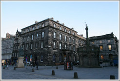 Parliament Square.  High Street.  Old Town.