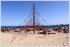 Jungle gym, Nova Ic?a beach.