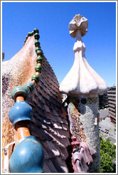 Lizard-like roof detail.  Casa Batll