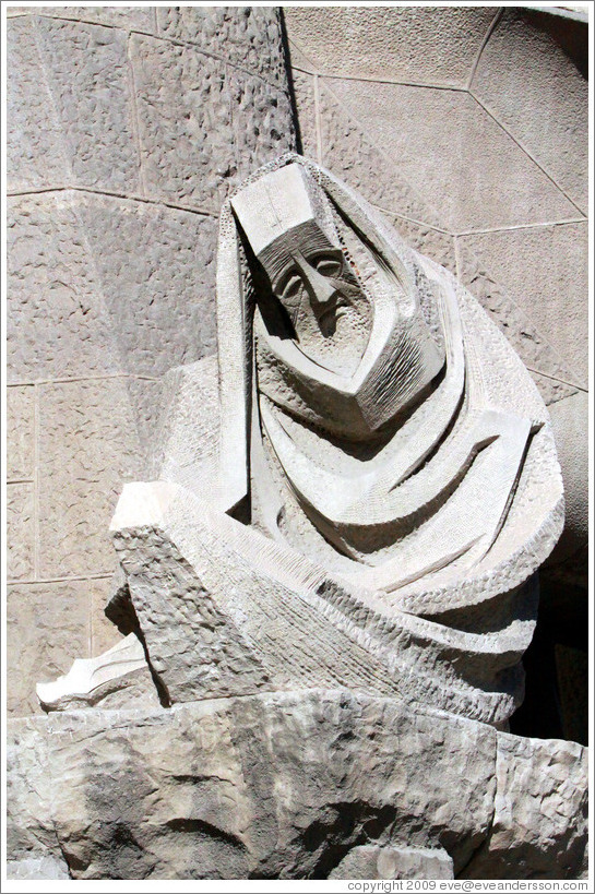 Figure by sculptor Josep Maria Subirachs.  Passion fa?e, La Sagrada Fam?a.