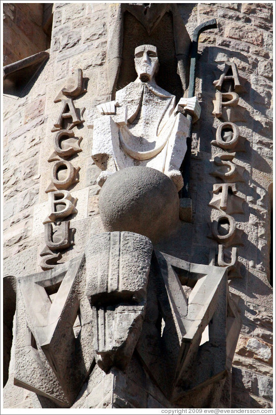 Jacobus by sculptor Josep Maria Subirachs.  Passion fa?e, La Sagrada Fam?a.