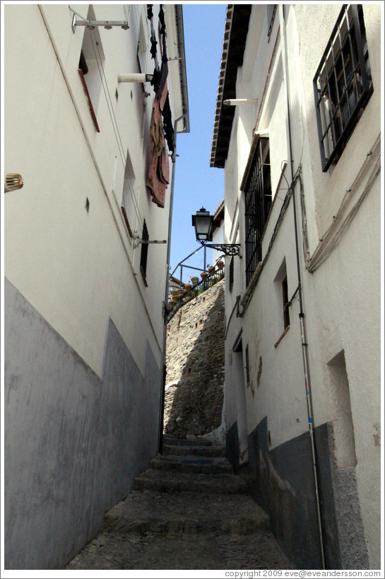 Calle del Molinillo (Mill Street).  Albaic?