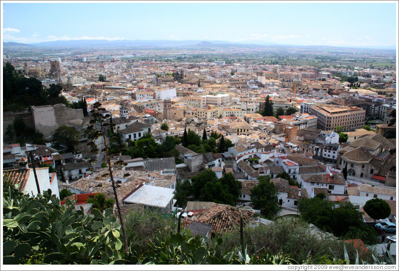 View of the city near Mirador de San Crist?.  Albaic?