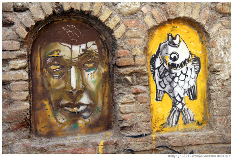 Graffiti depicting a man and a fish. Cuesta Aceituneros, Albaic?