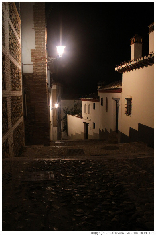 Cuesta de las Cabras at night.  Albaic?