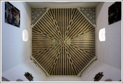Ceiling.  Iglesia del Salvador.  Albaic?