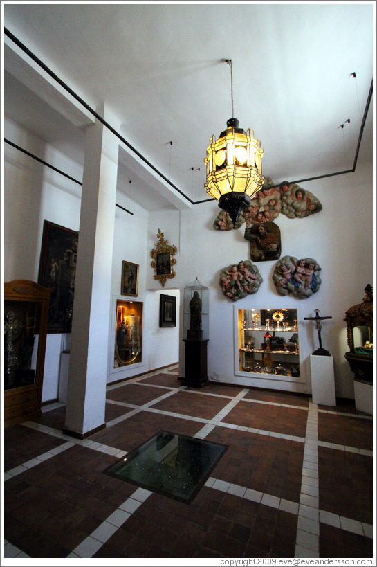 Room containing artifacts.  Iglesia del Salvador.  Albaic?