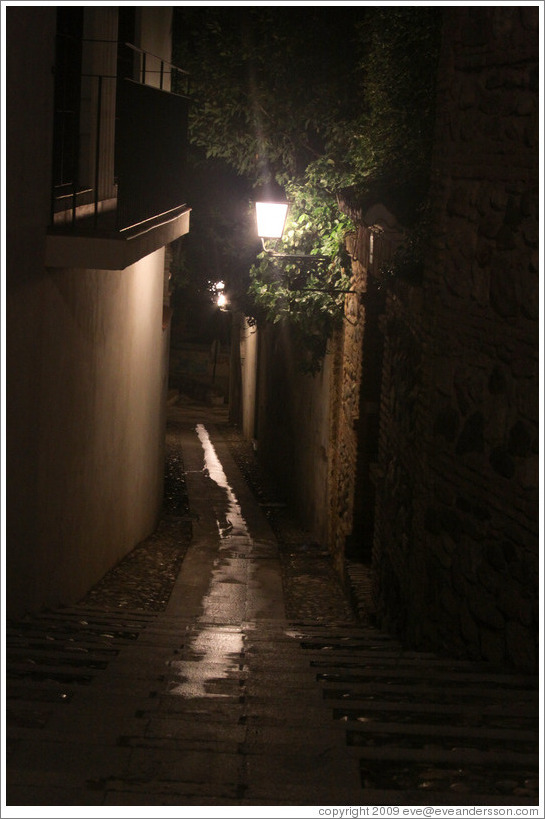 Placeta de la Victoria at night.  Albaic?
