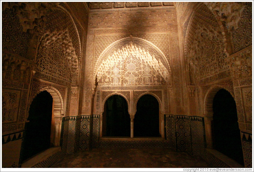 Mirador de Lindaraja, Nasrid Palace, Alhambra at night.