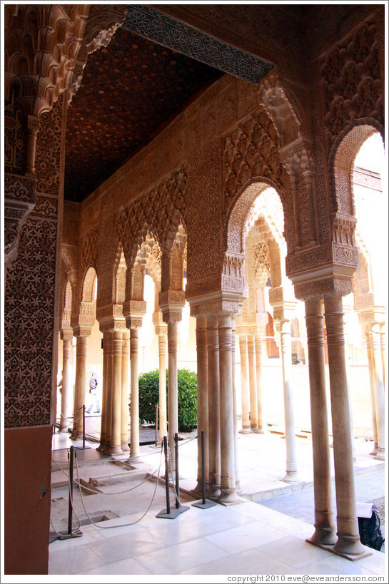 Arches, Patio de los Leones, Nasrid Palace, Alhambra.