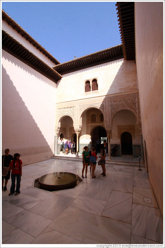 Patio del Cuarto Dorado, Nasrid Palace, Alhambra.