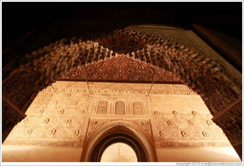 Arch, Sala de la Barca, Nasrid Palace, Alhambra at night.