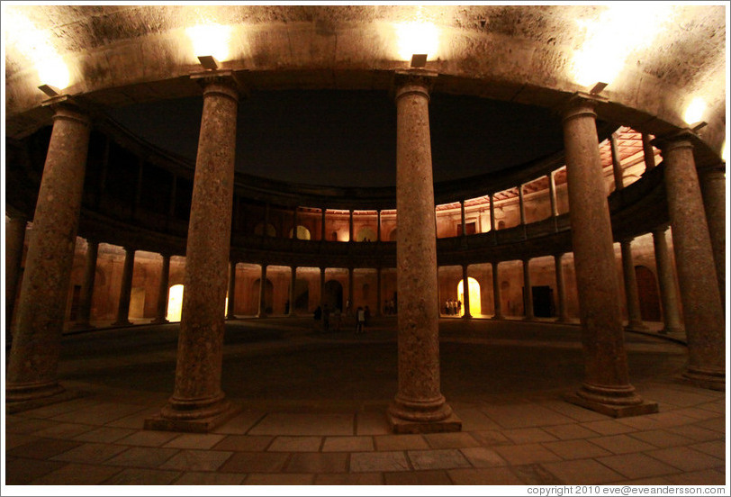 Palacio de Carlos V, Alhambra at night.