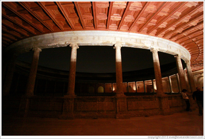 Palacio de Carlos V, Alhambra at night.