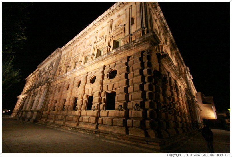 Palacio de Carlos V, Alhambra at night.