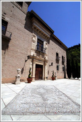 Palacio de los C?va (16th century).  City center.