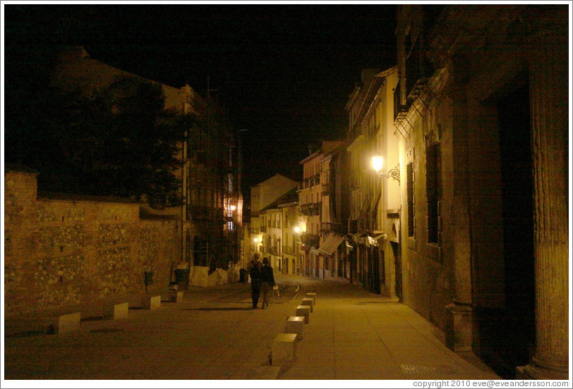 Cuesta de Gom?z at night.