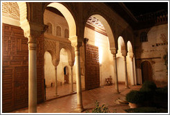 Palacio de Generalife at night.