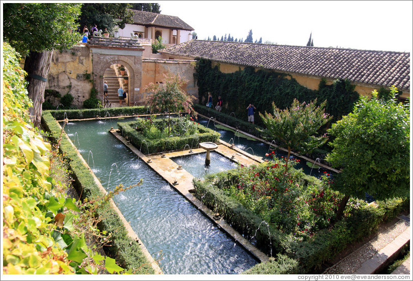 Patio de la Acequia (Court of the Water Channel), Palacio de Generalife.