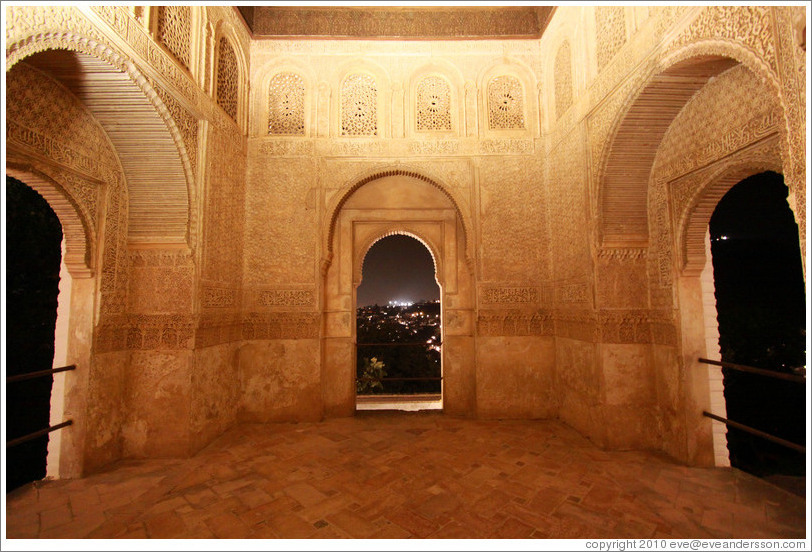 Torre de Ismail (Tower of Ismail) at night, Palacio de Generalife.