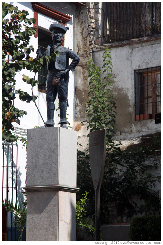 Statue at Calle Peso de Harina, Sacromonte.