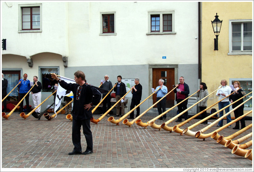 Alphorn players, Arcas, Old Town, Chur.