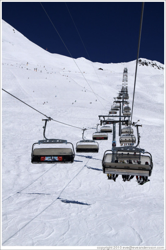 Clavadeler Bubble Chairlift, Jakobshorn, a skiing region of the Davos Klosters Mountains.