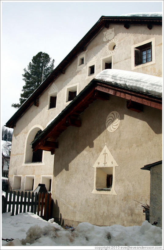 Romansh building, with typical patterns.  Zuoz.