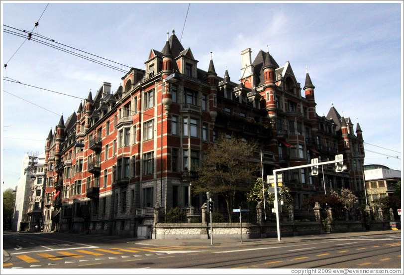 Building at General-Guisan-Quai and Stockerstrasse.  Altstadt (Old Town).