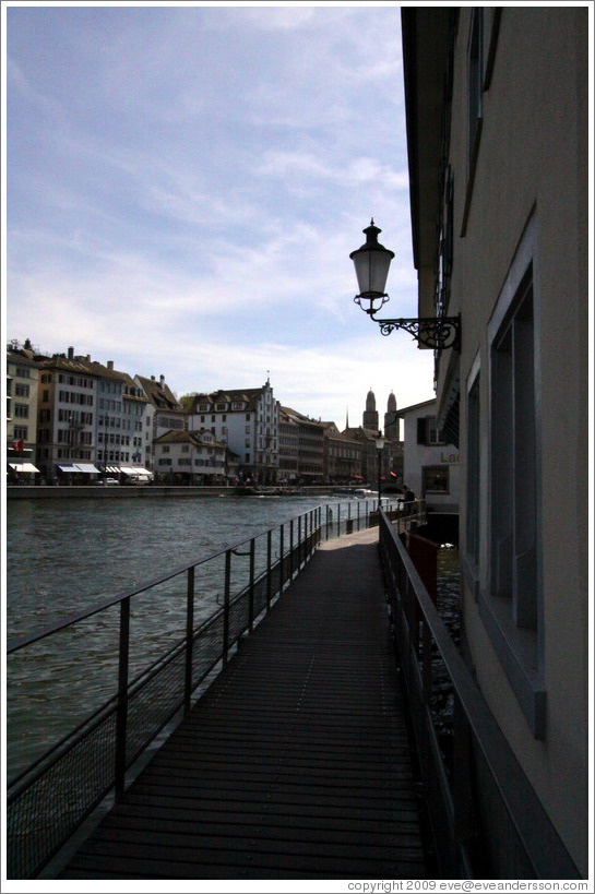 Heiri-Steg walkway along the Limmat river.  Altstadt (Old Town).