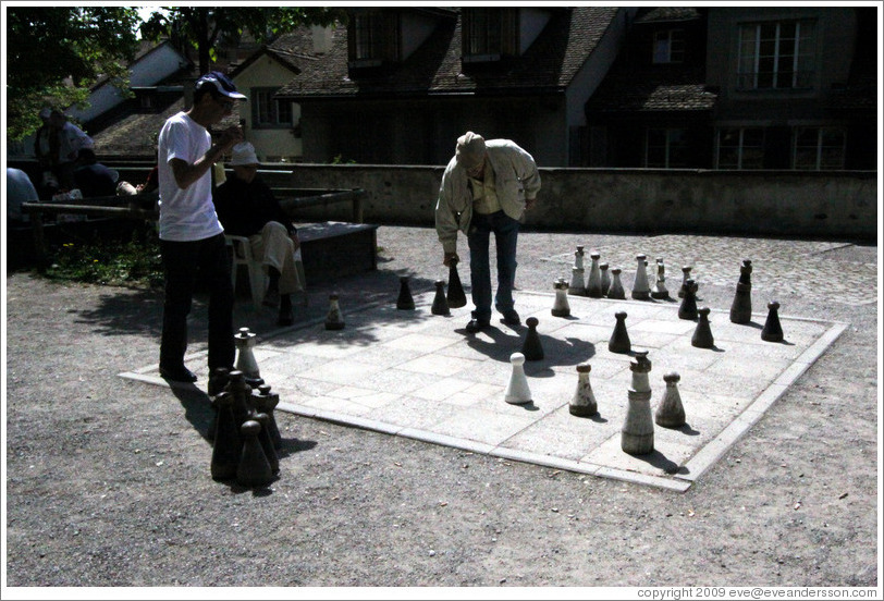 Chess players.  Lindenhof.  Altstadt (Old Town).