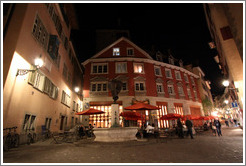Intersection of Rindermarkt, Spiegelgasse, and Neumarkt at night.  Altstadt (Old Town).