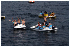 Paddleboaters on Z?richsee (Lake Z?rich).