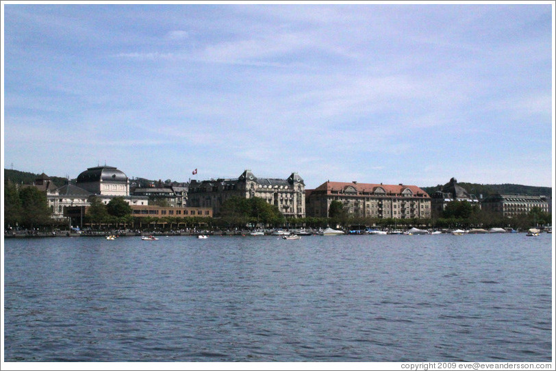 Utoquai, viewed from Z?richsee (Lake Z?rich).