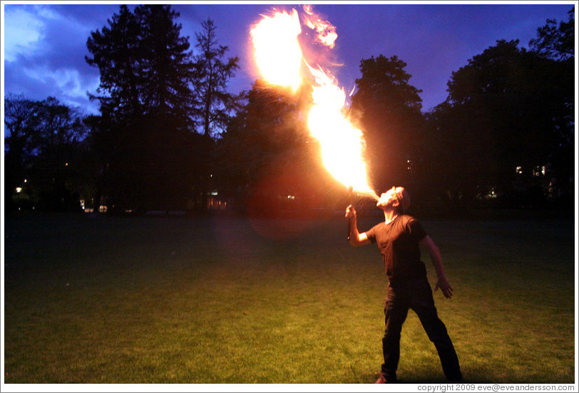 Nicolas the firebreather.  Z?rich Arboretum.