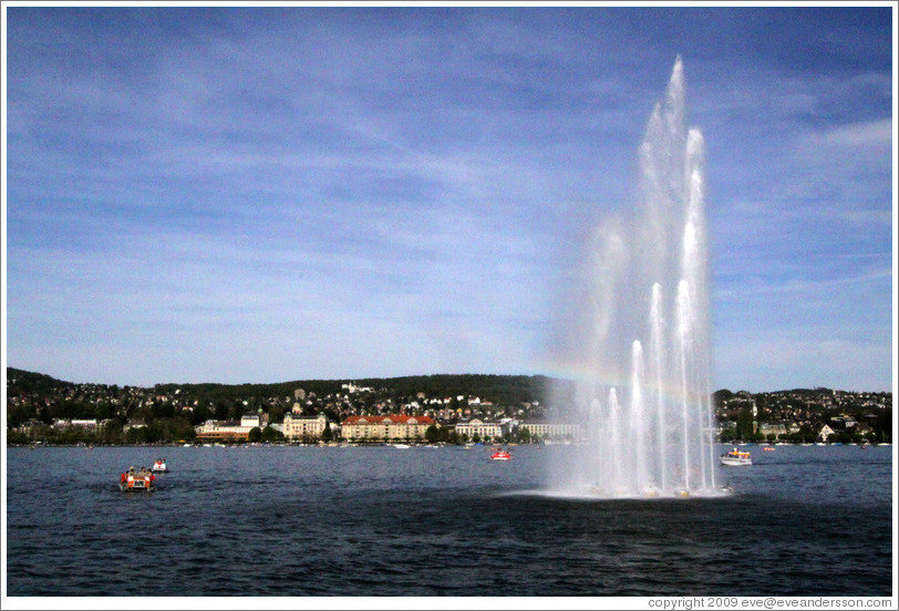 Lake fountain at Mythenquai.  Z?richsee (Lake Z?rich). 