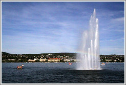 Lake fountain at Mythenquai.  Z?richsee (Lake Z?rich). 