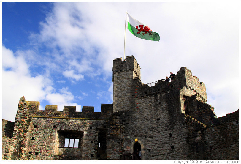 Welsh flag, keep, Cardiff Castle.