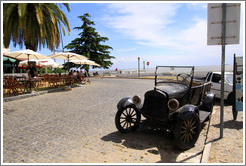 Old car, Calle de Santa Rita, Barrio Hist?o (Old Town).