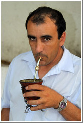 Man drinking mate, Calle del Colegio, Barrio Hist?o (Old Town).