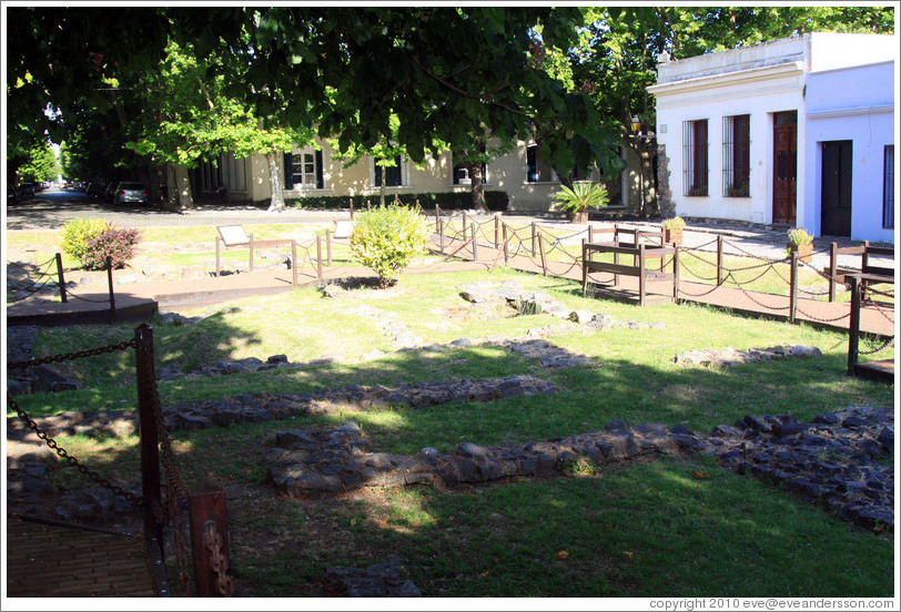 Ruins of the 18th century Casa de los Gobernadores Portugueses (House of the Portuguese Governors), Plaza Manuel Lobo, Barrio Hist?o (Old Town).