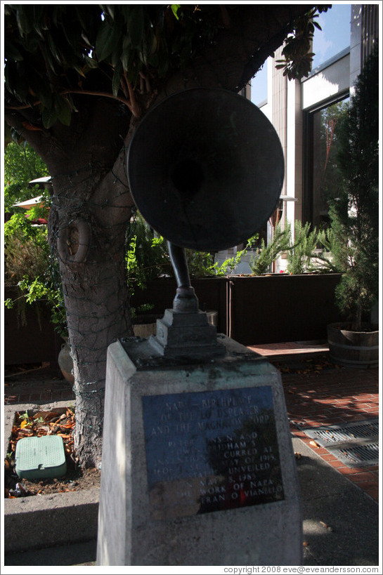 Statue commemorating Napa as the birthplace of the loudspeaker.