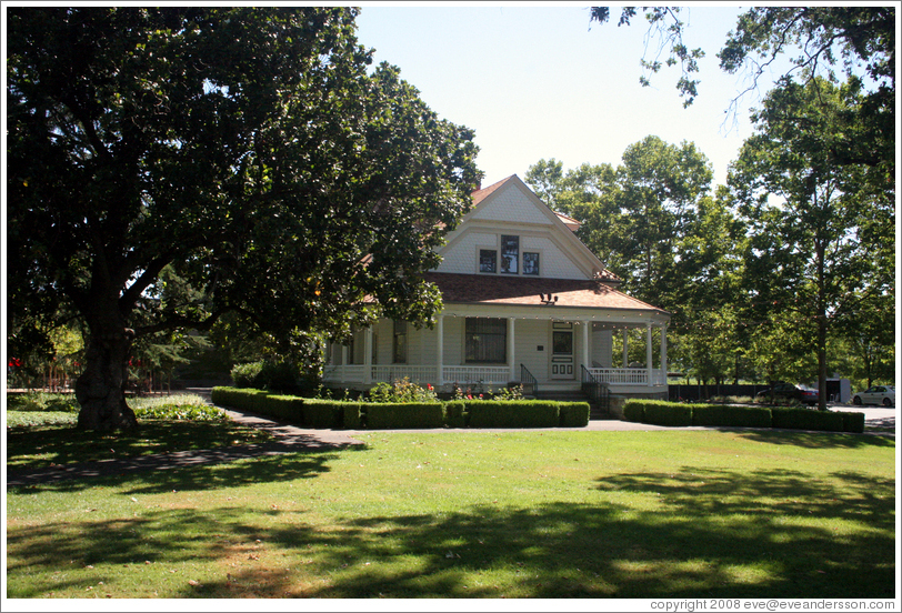 St. Sup&eacute;ry Winery.