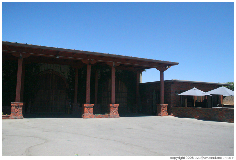 L&eacute;al Vineyards.