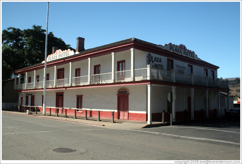 Plaza Hotel near San Juan Bautista Mission.