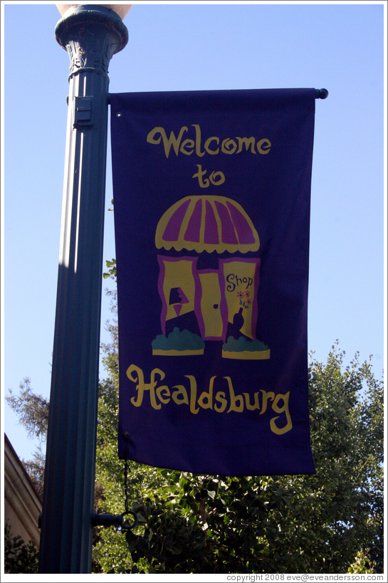 Welcome to Healdsburg sign.