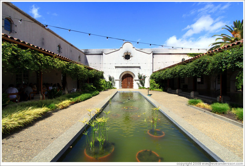 Courtyard, Michel-Schlumberger.